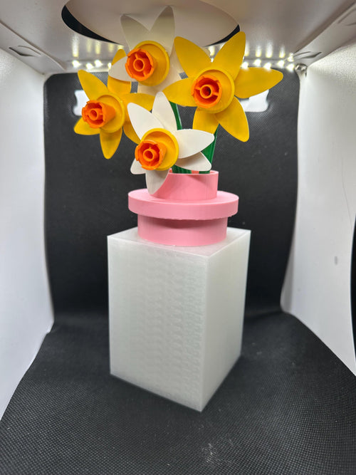 Brick 1x1 vase with removeable lid similar to  109865 flowers not included