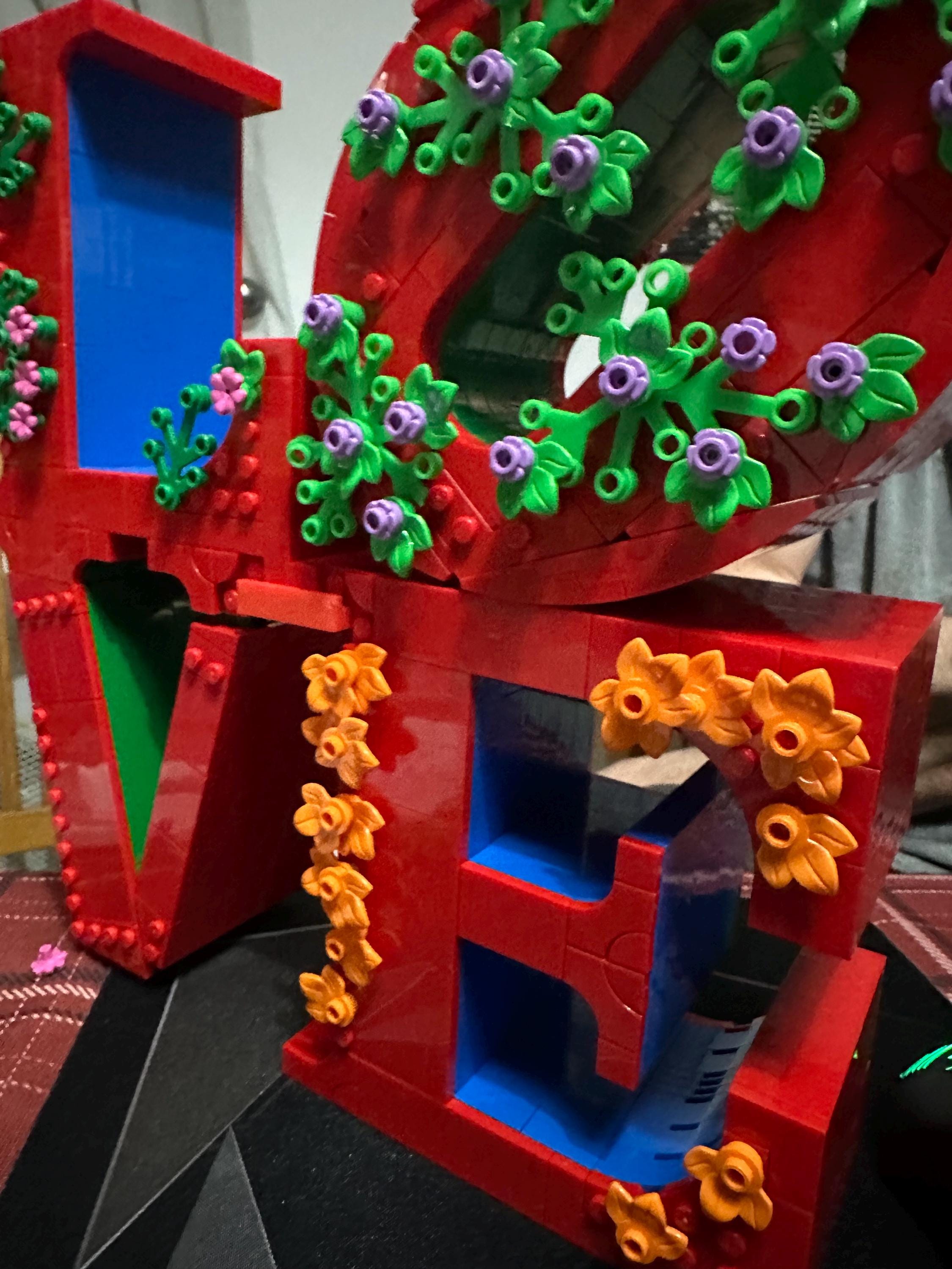 Lego 31214 Love wall mount compatible with Lego Love 31214