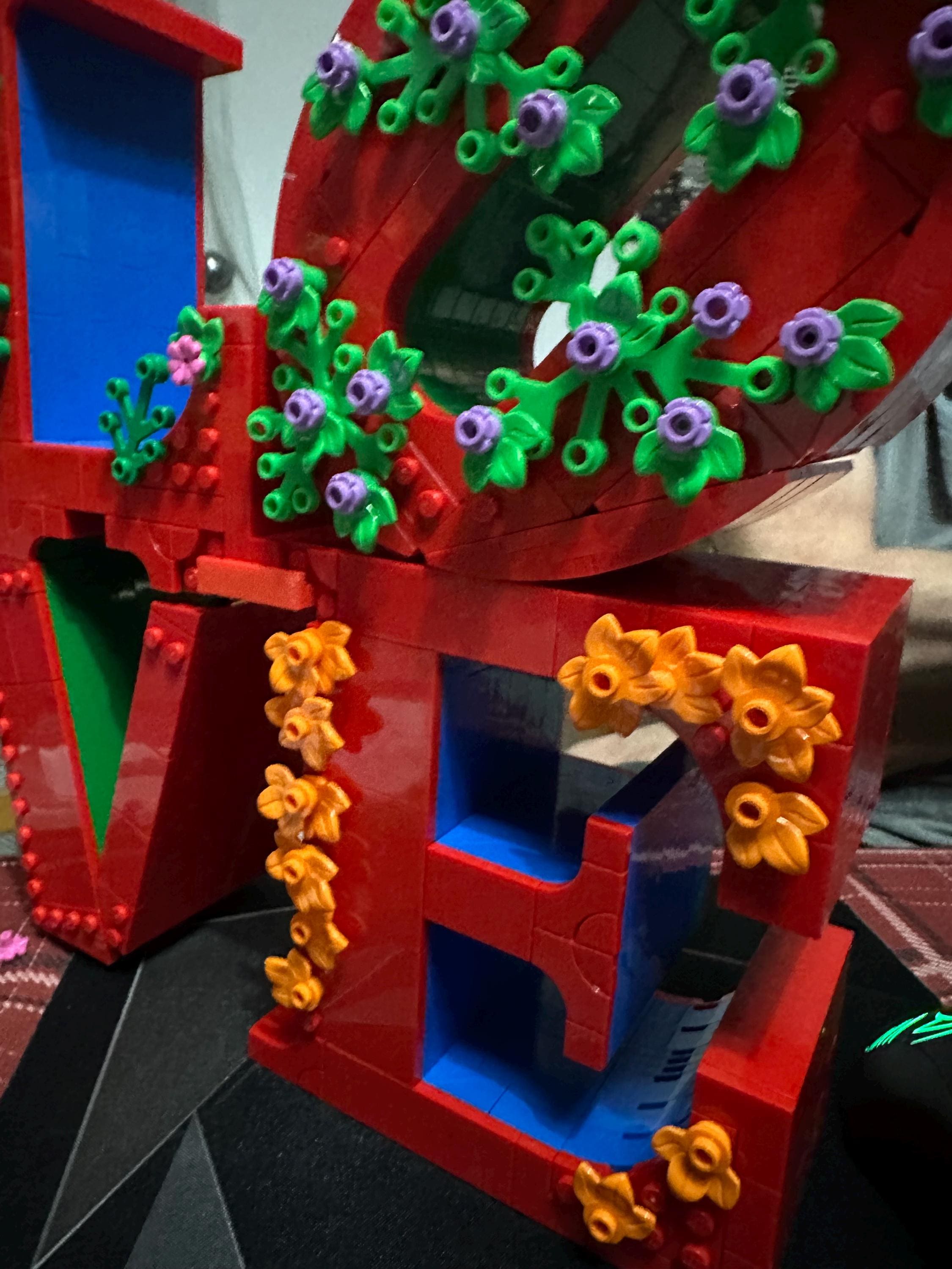 Lego 31214 Love wall mount compatible with Lego Love 31214