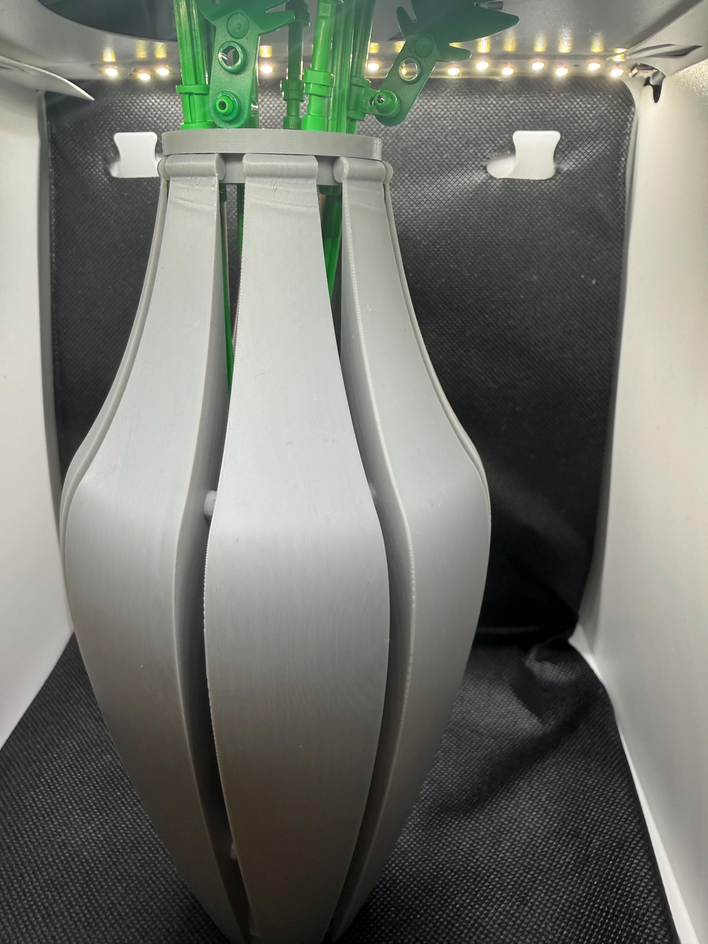 3D printed vase with insert compatible with Lego flowers