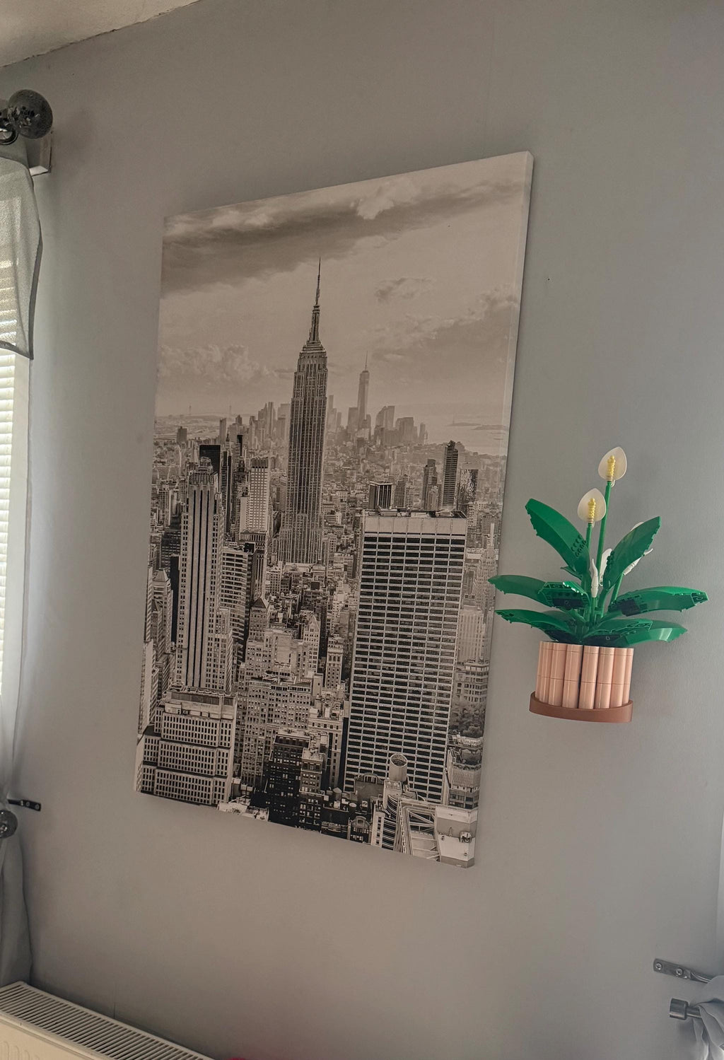 Peace Lilly 11504 wall mount compatible with Lego 11504