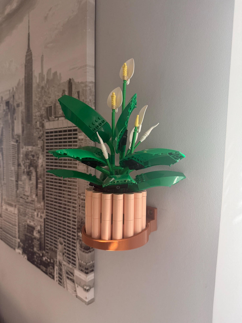 Peace Lilly 11504 wall mount compatible with Lego 11504