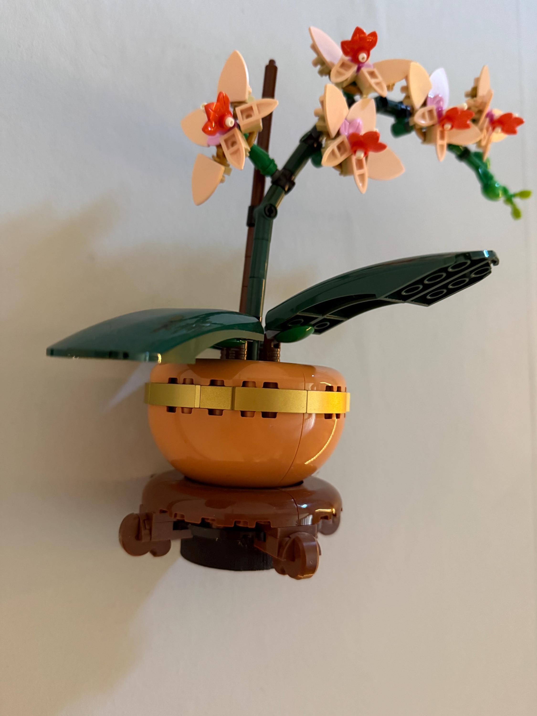Brick Mini Orchid  10343 wall mount compatible with Lego 10369 10368